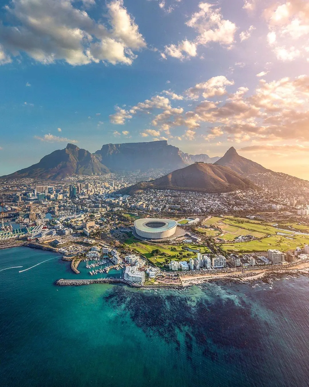 Cape Town skyline – flights to Cape Town